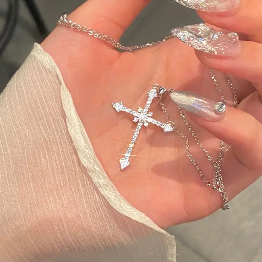 Elegant Sparkly Diamond Cross Pendant Necklace Silver
